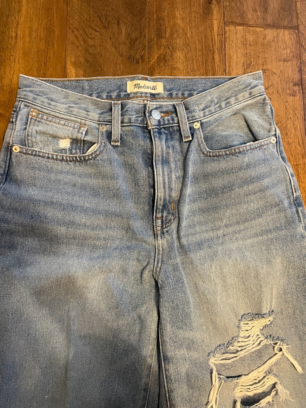 Petite Baggy Straight Jeans in Earlhurst Wash: Ripped Edition - Picture 9 of 9